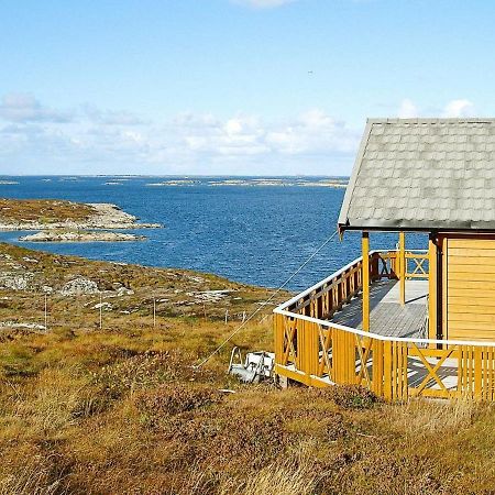 Three-Bedroom Holiday Home In Dyrvik Tuvnes ภายนอก รูปภาพ