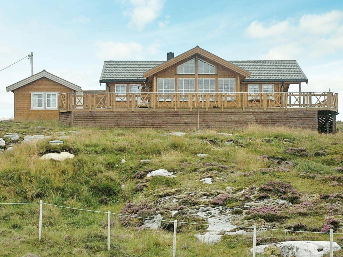 Three-Bedroom Holiday Home In Dyrvik Tuvnes ห้อง รูปภาพ